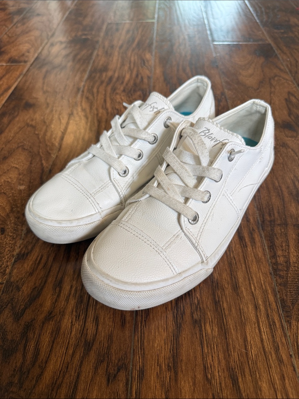 Blowfish White Low-Top Lace Sneakers, size 10